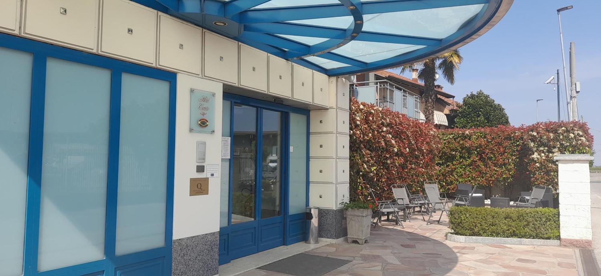 Hotel Ceretto Busca Exterior foto